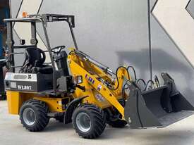  UHI UWL807 Articulated Loader 25HP UK Perkins Engine - picture0' - Click to enlarge