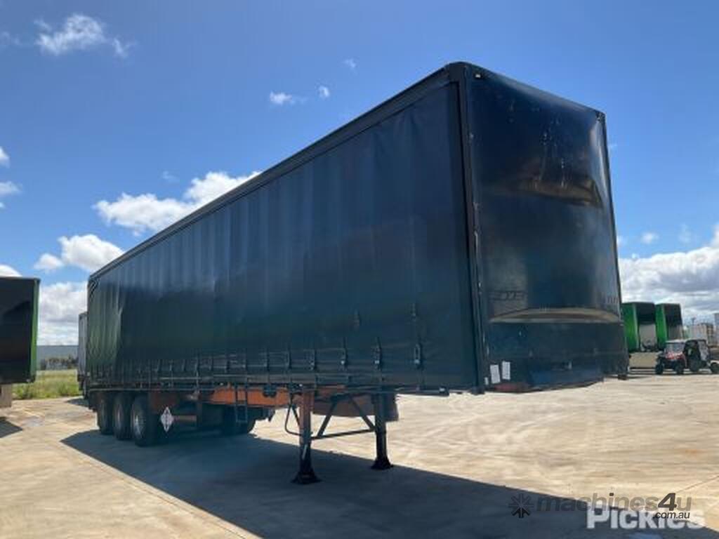 Buy Used jtb 1999 JTB Tri Axles Pantech Truck in , Listed on Machines4u