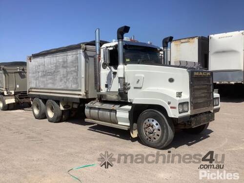 2007 Mack Titan CLR