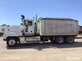 2007 Mack Titan CLR - picture1' - Click to enlarge