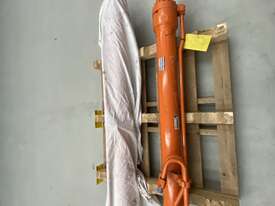 Hitachi EX200-5 Boom Cylinder  - picture0' - Click to enlarge