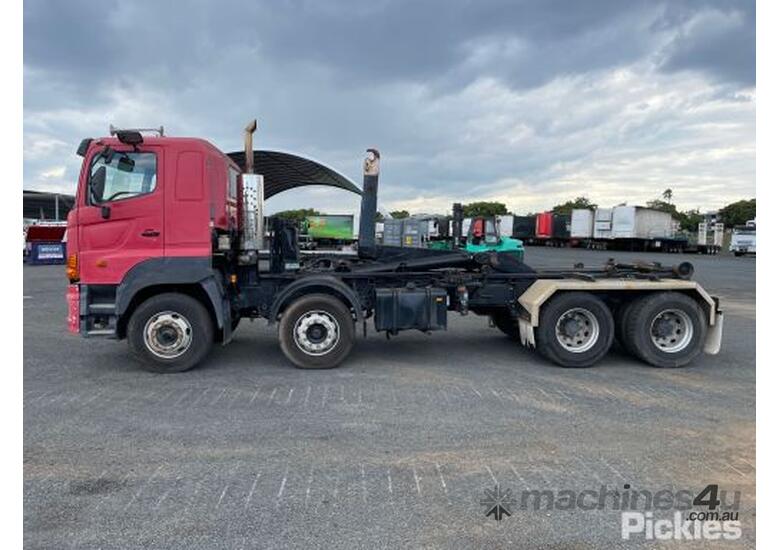 Buy Used Hino FY Hook Trucks in , - Listed on Machines4u