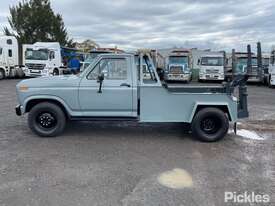 1983 Ford F350 Underlift Tow Truck - picture2' - Click to enlarge