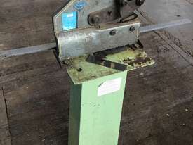 Mubea Hand Lever Shear Guillotine - picture0' - Click to enlarge