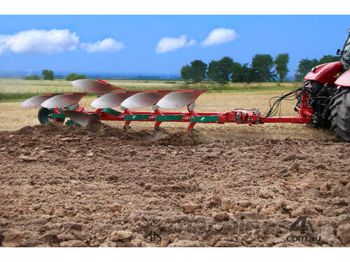 Kverneland PB Semi-Mounted Plough