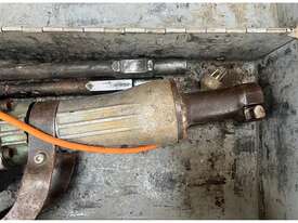 HITACHI ELECTRIC JACK HAMMER - picture0' - Click to enlarge