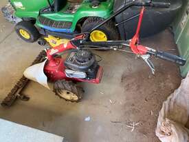 Euro Systems, SickleBar Mower - Model 210, - Briggs and Stratton 4 Stroke Motor - picture0' - Click to enlarge