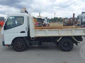 Fuso Canter - picture2' - Click to enlarge