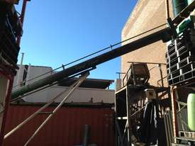 Grain/Ceral conveyor, used to unload grain trucks - picture0' - Click to enlarge