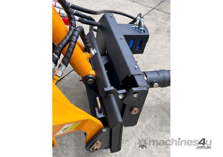 caption Auger Drive. Universal Mini Loader Quick Hitch 65mm Round Shaft