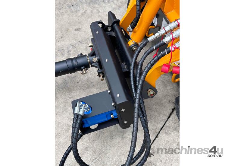 caption Auger Drive. Universal Mini Loader Quick Hitch 65mm Round Shaft