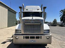 2013 Mack Superliner CLXT   6x4 Prime Mover - picture2' - Click to enlarge
