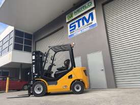 NEW XCMG 2.5T Forklift FD25T-JBN - picture0' - Click to enlarge