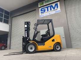 NEW XCMG 2.5T Forklift FD25T-JBN - picture2' - Click to enlarge