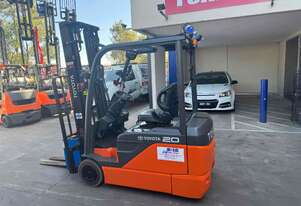 3 wheel 8 series toyota battery electric 2.0 tonnr