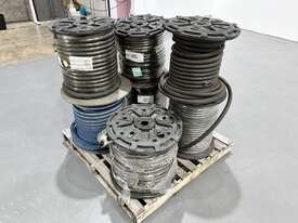 Assorted Hydraulic Hoses - picture1' - Click to enlarge