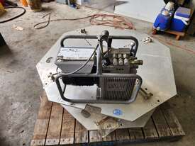 Dixon Fusionmaster Hydraulic Power Pack - picture0' - Click to enlarge