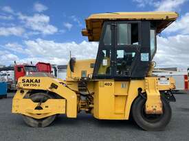 2012 Sakai GW750-2 Articulated Multi Tyre Roller - picture2' - Click to enlarge