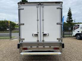 2013 Hino 300 Series 616 Hybrid White Refrigerated 4.0l 4x2 - picture2' - Click to enlarge