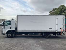2008 Isuzu FRR600 Pantech - picture2' - Click to enlarge