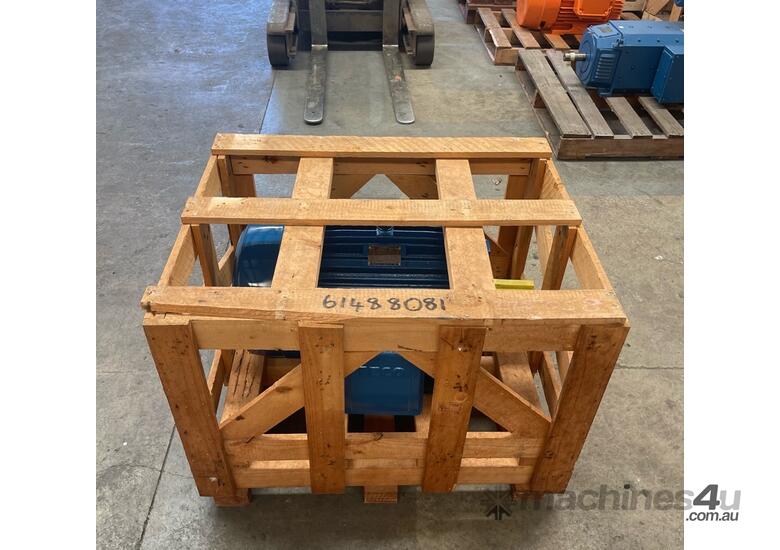 caption 30 kw 40 hp 4-pole 1475 rpm 415 volt 200LC frame AC Electric Motor Teco Type AEMBUCD40 New Unused