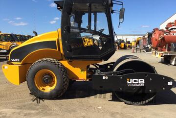 UN  2023 JCB VM75D SMOOTH DRUM ROLLER U4686