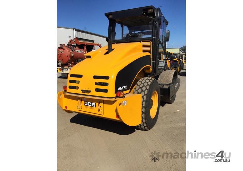 caption UNUSED 2023 JCB VM75D SMOOTH DRUM ROLLER U4686