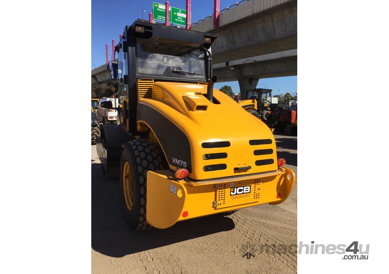 caption UNUSED 2023 JCB VM75D SMOOTH DRUM ROLLER U4686