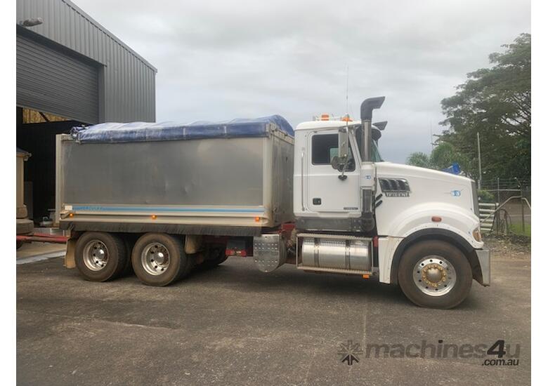 caption 2013 Mack Trident Tandem Tipper with HERCULES QUAD DOG