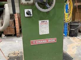 Chang Iron Spindle Moulder - 2hp Single Phase + Tooling Inc - picture0' - Click to enlarge