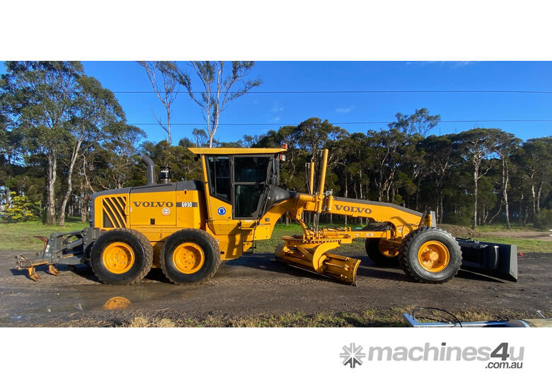 caption Volvo G930 Artic Grader Grader