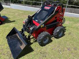 NEW EXEQ HT380 MINI SKID STEER LOADER - picture0' - Click to enlarge