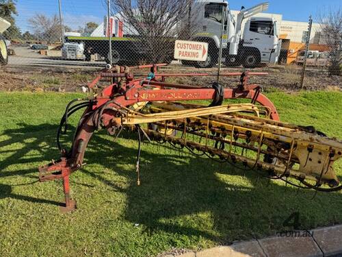 caption Hay Rake New Holland 258 Roller bar Hydraulic Drive Trailing