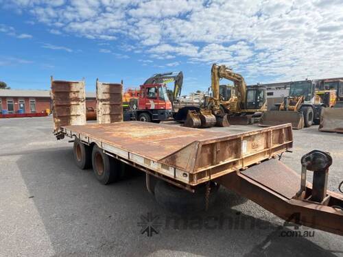 1997 Freightmaster PT2 Tandem Axle Beaver Tail Plant Trailer