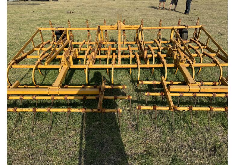 caption Multi Tyne Scarifier/Plough