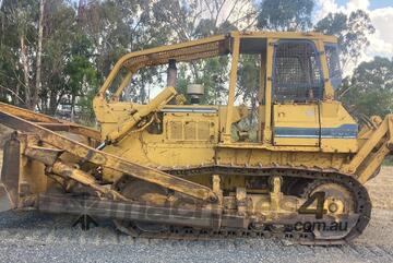 Komatsu   D65E-8 dozer