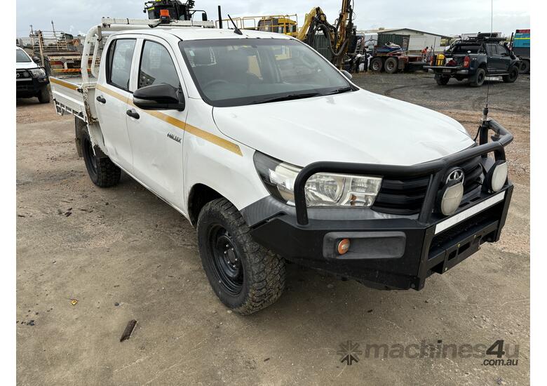 caption *UNRESERVED* 2015 Toyota Hilux 4WD Dual Cab Utility - Mine Spec