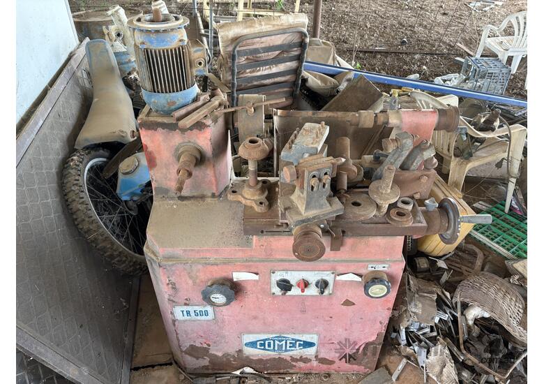 caption Comec TR500 Metal Lathe