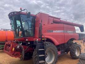 2010 CASE IH 7088 HARVESTER  - picture0' - Click to enlarge