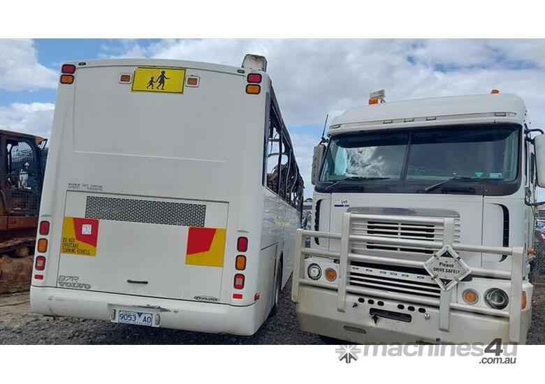caption Volvo B7R