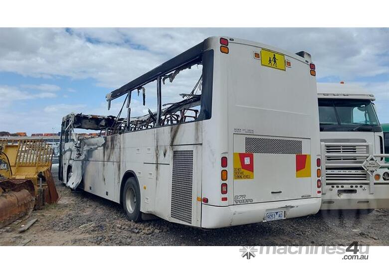 caption Volvo B7R