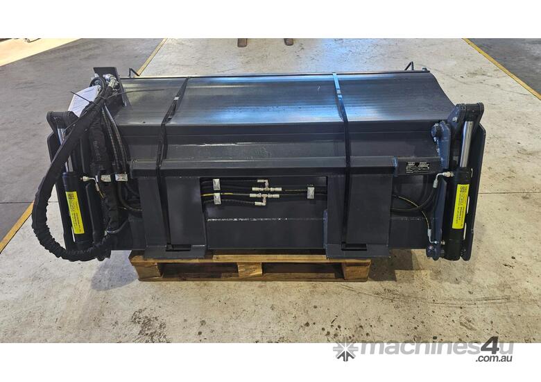 caption NORM Skid Steer 4 in1 BUCKET BROOM