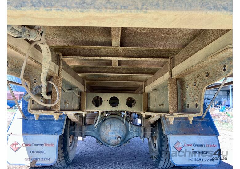 caption 1992 Isuzu FSR 750 Traytop