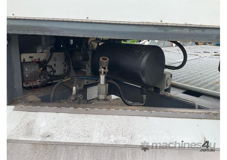 caption 2016 Nevco Ezy Approach Tilting Plant Trailer