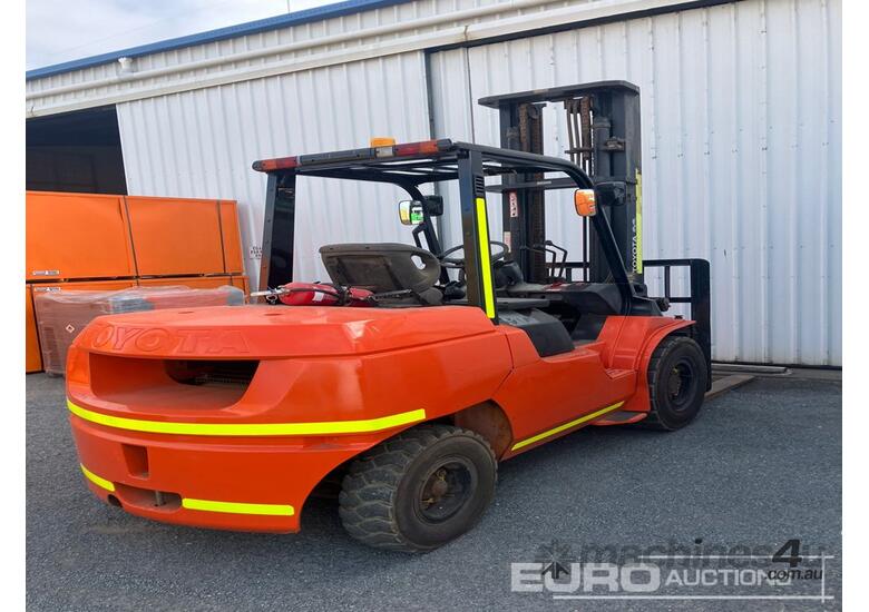 caption 2012 Toyota 02-7FDA50
