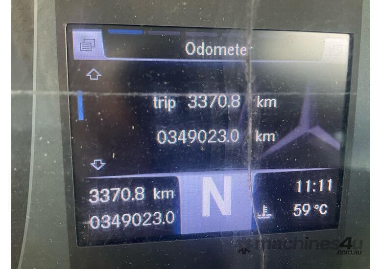 caption 2019 Mercedes-Benz 0500 LE Bus