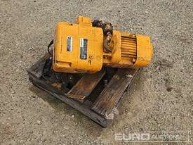 PWB Anchor 500kg Electric Winch  - picture0' - Click to enlarge