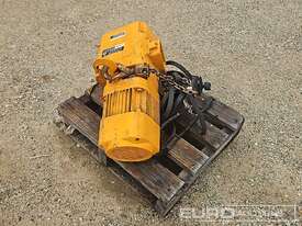 PWB Anchor 500kg Electric Winch  - picture0' - Click to enlarge