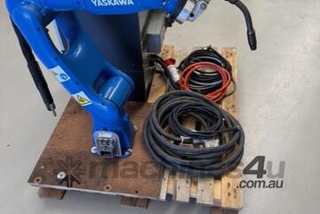 2019 Yaskawa Motorman GP7 AR900 Robot Arm Welder