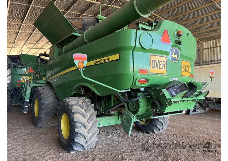 John Deere S790 Combine Harvester